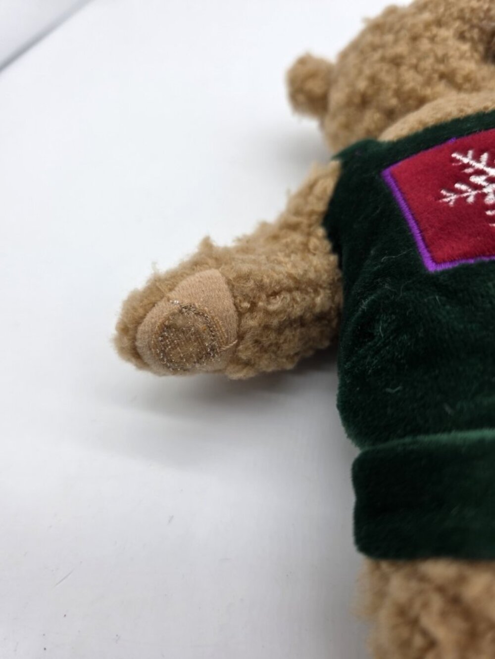 Hallmark Kiss Kiss Mistletoe Magnetic Kissing Teddy Bear Pair Christmas Plush - Picture 9 of 15